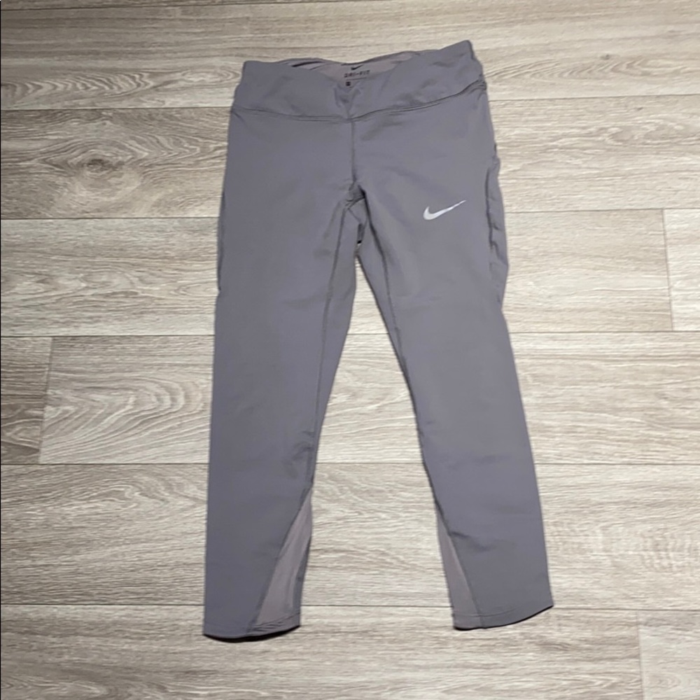 Nike Epic Luxe DryFit 25” 7/8 leggings, w/ pockets!!